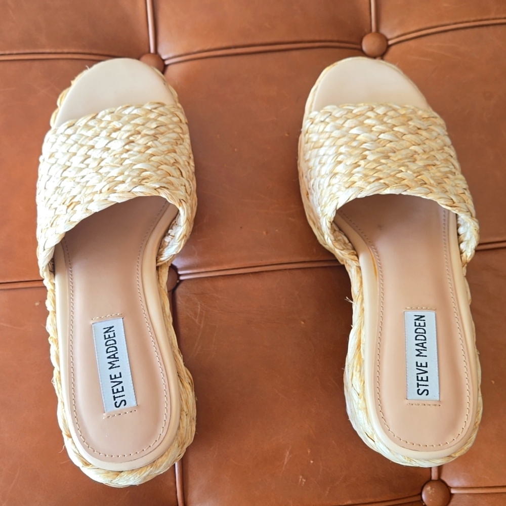 STEVE MADDEN RAFFIA PLATFORM SLIDE SANDALS